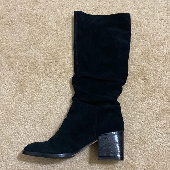 NWOB DONALD PLINER Women's Black Suede Pull-on Boots Size 6 - Picture 2 of 10